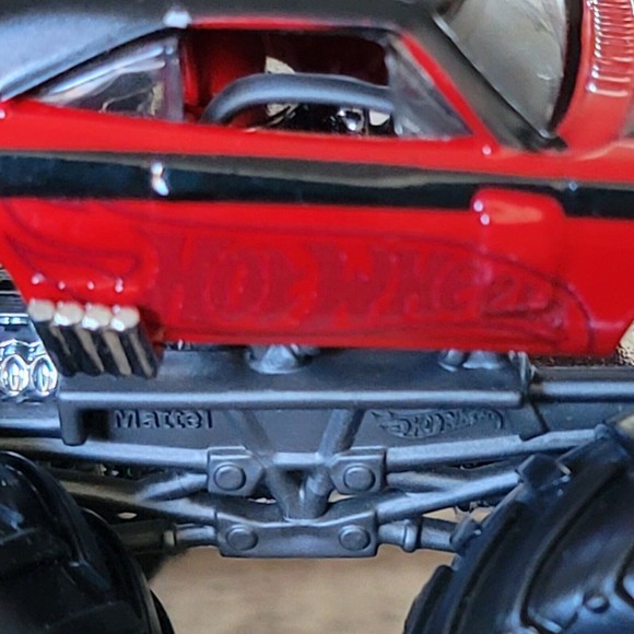 Hot Wheels 2019 Monster Trucks‎ - Dodge Charger R/T 1:64 Scale Die-Cast M… - Picture 9 of 9